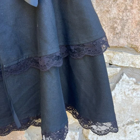 Thorn & Fable Black Gothcore Gothic Whimsigoth Mini Tiered Bow Lace Skirt small - Picture 3 of 8